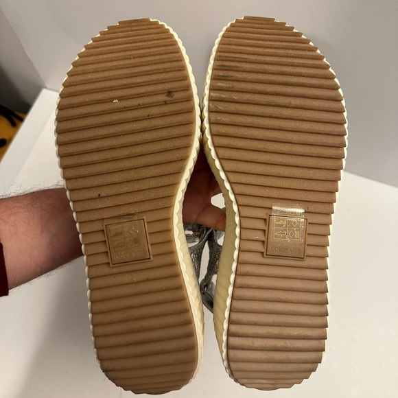 Dolce Vita Debra Platform Sandal in Silver Distressed Leather Size 8.5 - Picture 9 of 10